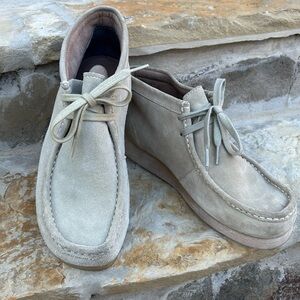 Clark Chukka boots, suede, tan, men’s size 9